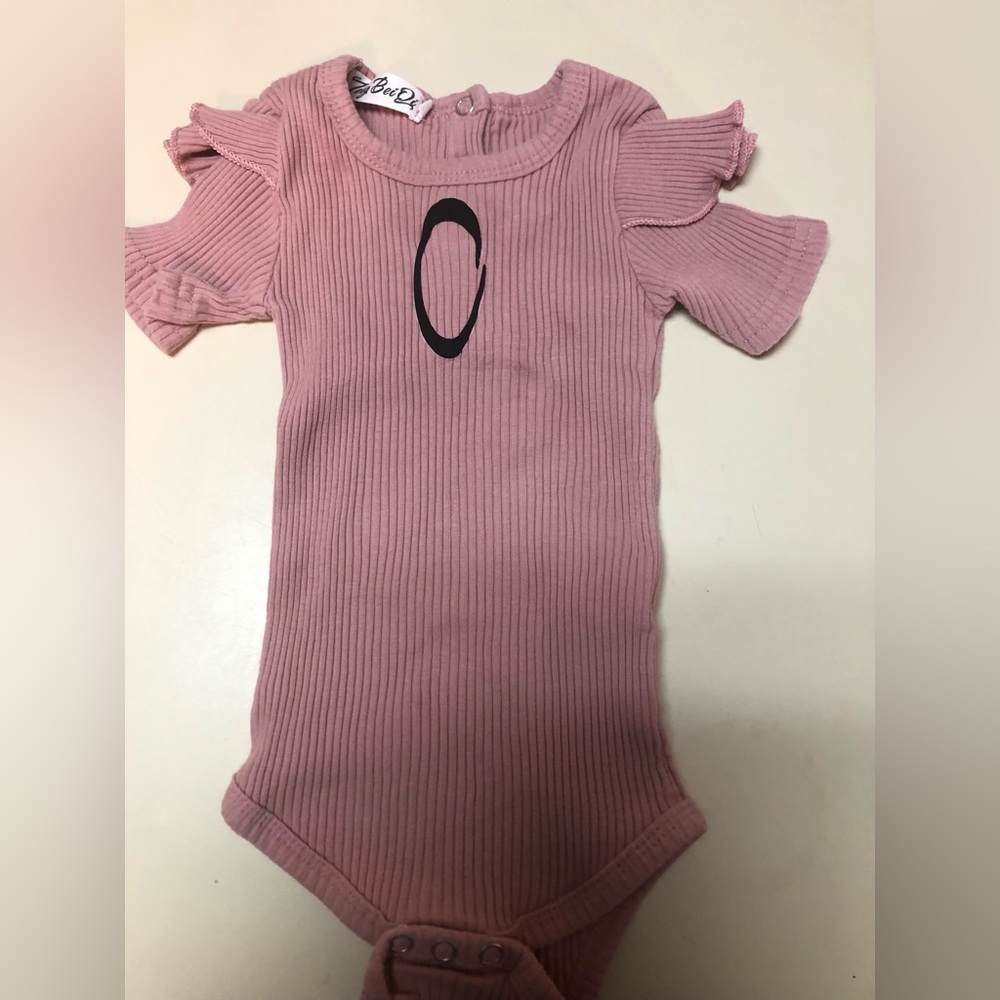 Personalized ‘o’ boutique onesie